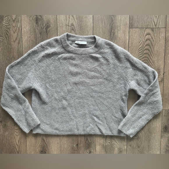 Zara fuzzy knit mohair-blend crewneck sweater, Size L - Picture 7 of 9